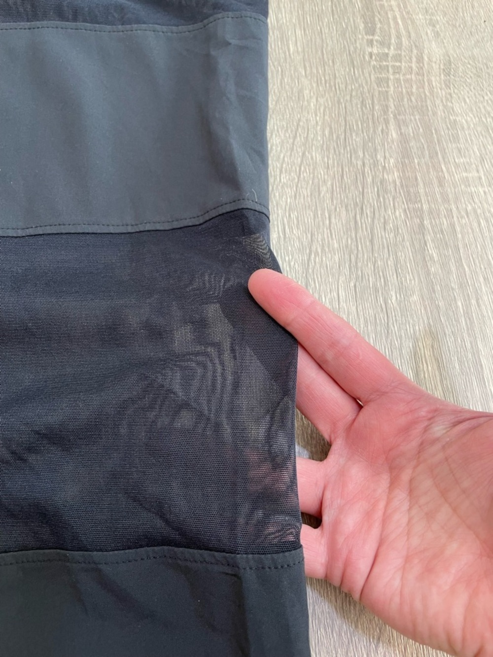 LULULEMON Black Mesh Panel Thin Track Pants. - Picture 5 of 11